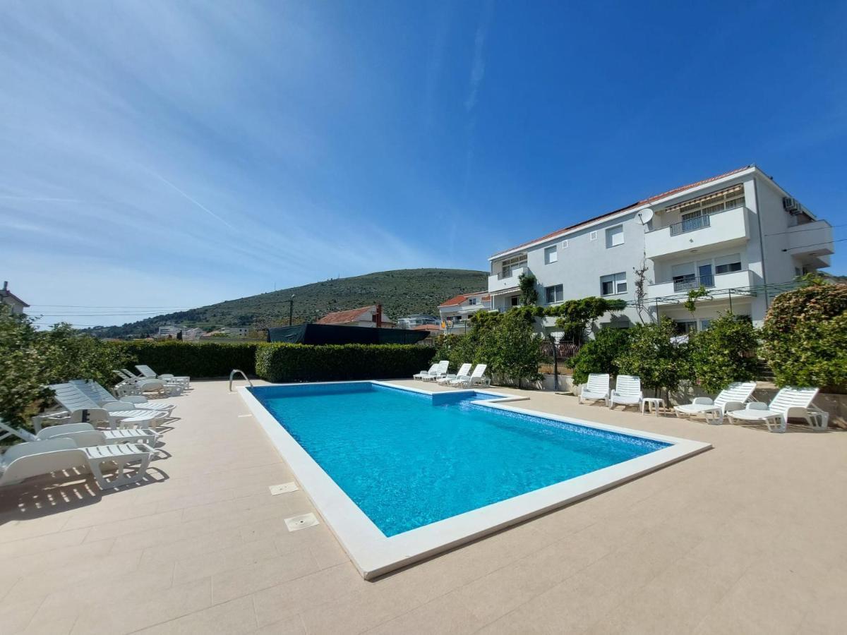 Apartments Zulim Trogir Luaran gambar