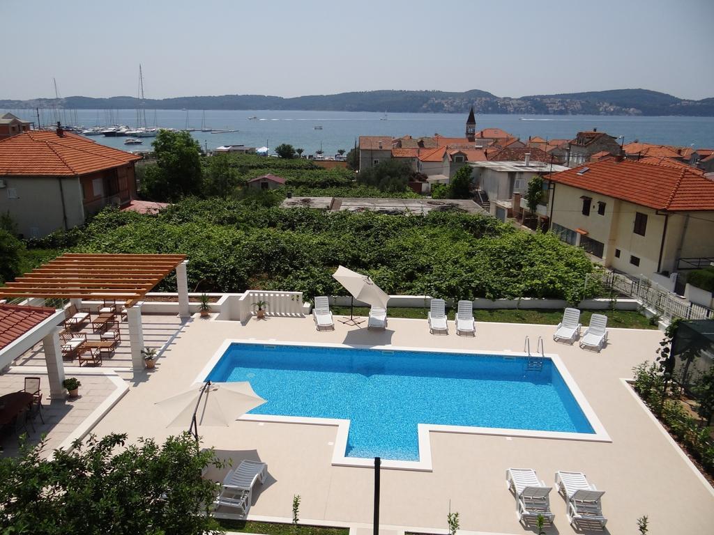Apartments Zulim Trogir Luaran gambar