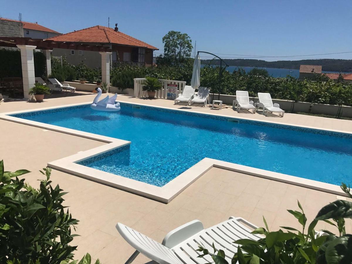 Apartments Zulim Trogir Luaran gambar